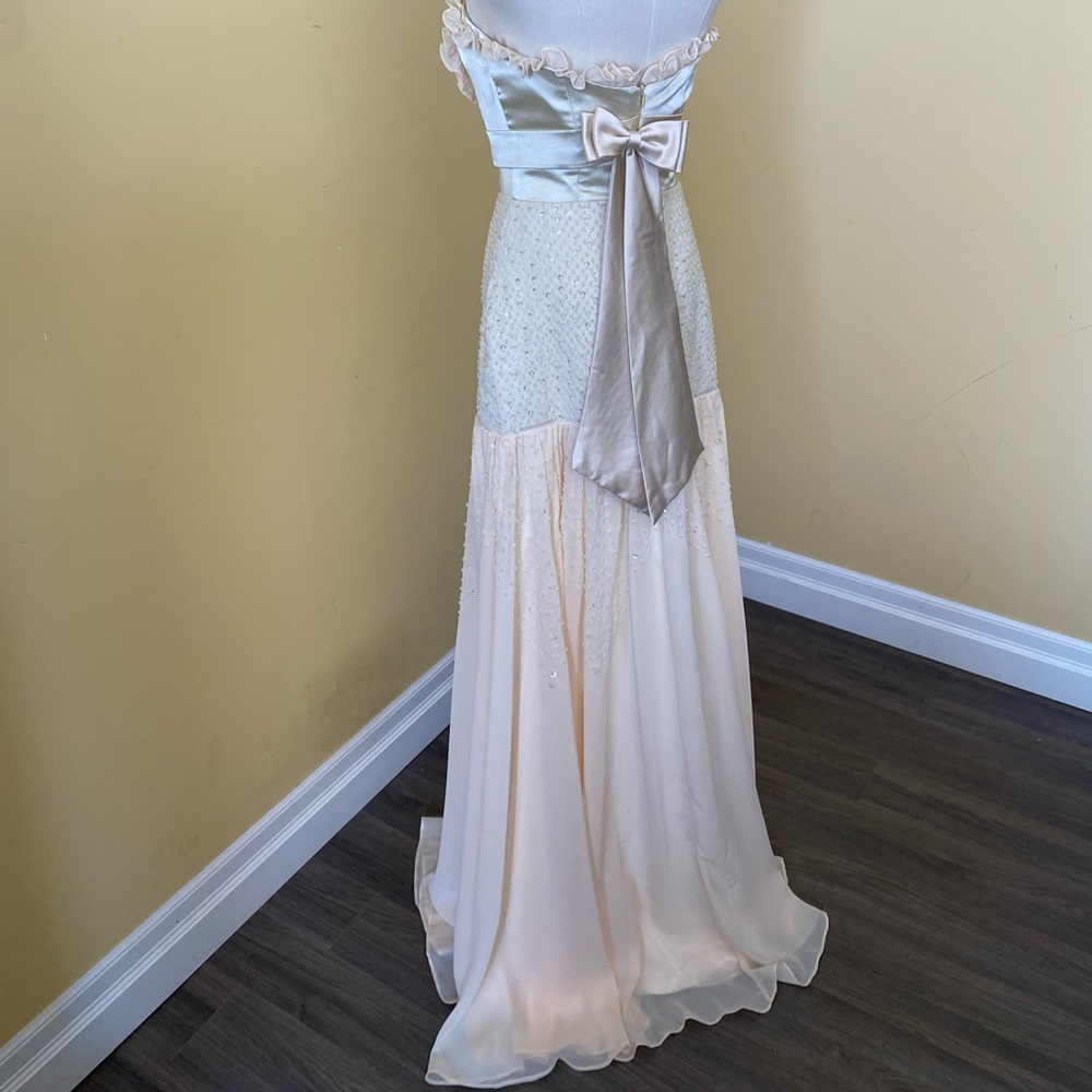 Strapless Ruffle Corset Top Wedding Dress - XS - Picture 13 of 15